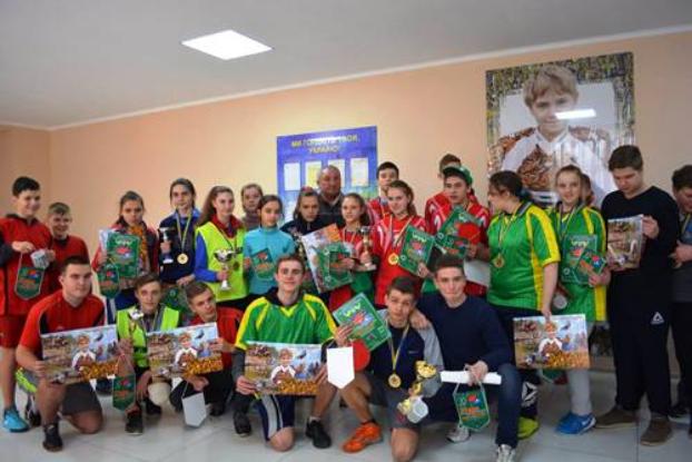 Юные мастера малой ракетки Мирнограда почтили память Валерия Доценко