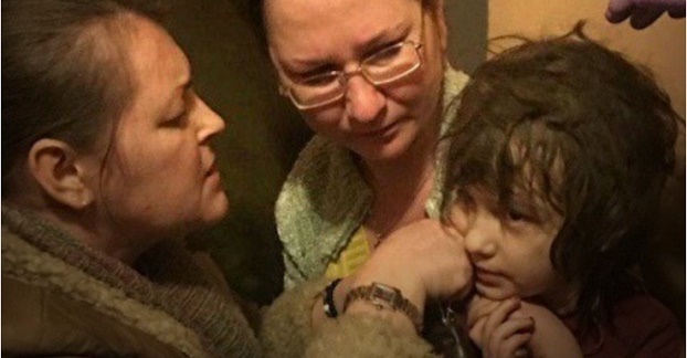 Пятилетнюю девочку-маугли нашли в московской квартире
