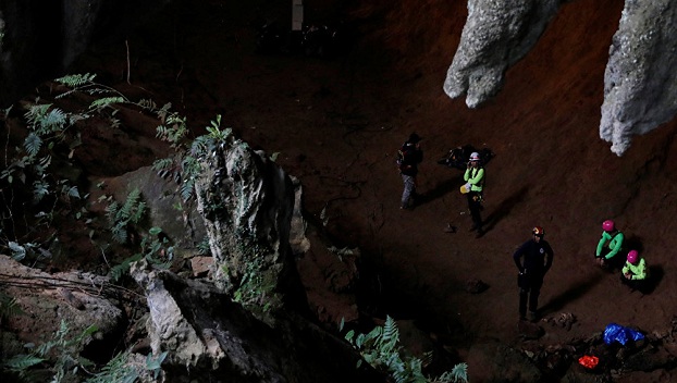 Из пещеры в Таиланде подняли первых мальчиков 