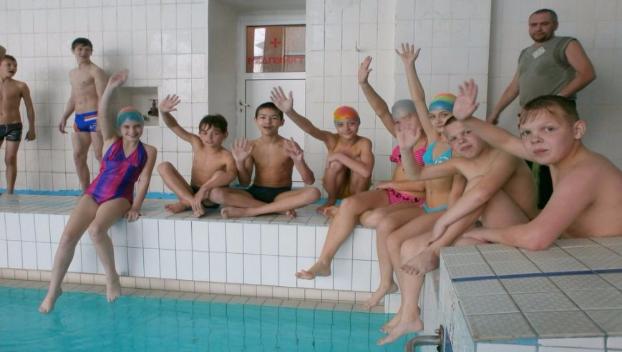 В Славянске соревновались юные пловцы