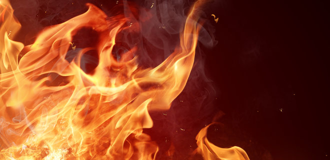 В Торецке пострадал мужчина: пытался потушить пожар в своем доме