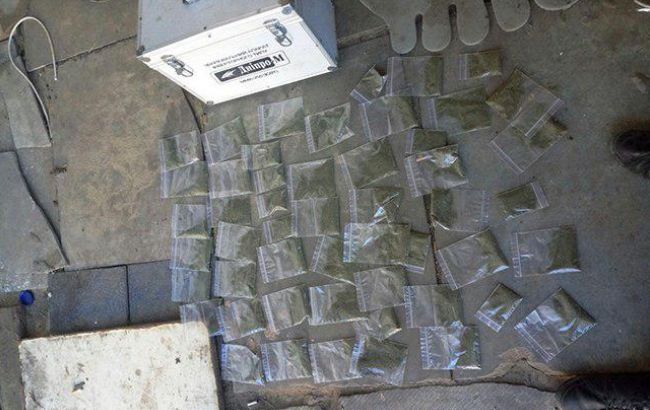 Марихуана, пистолеты и гранаты: в Херсонской области задержали наркоторговцев