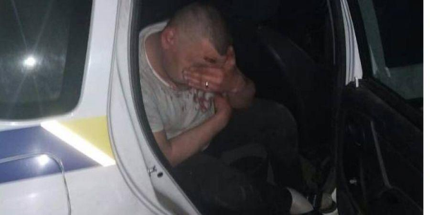 В Славянске пьяный водитель сбил полицейского и протащил его 100 метров