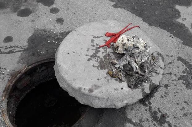 Коммунальщики Покровска показали, чем забивается канализация в городе
