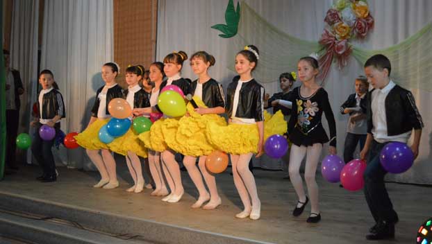 В Красноармейске организовали фестиваль аматорского творчества