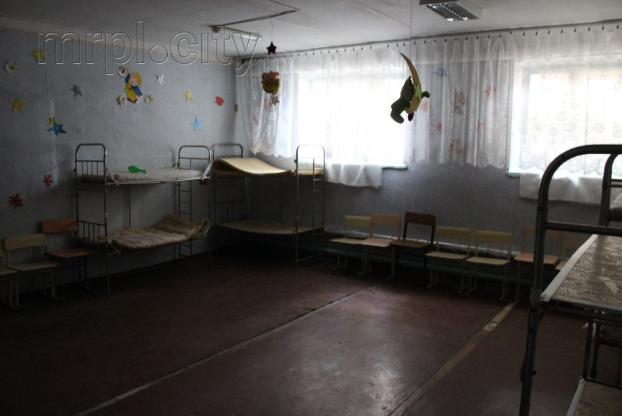 В мариупольской гимназии № 2 скандал из-за спальни первоклассников