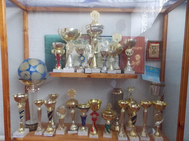 Чем живет одна из старейших спортивных школ в Донецкой области