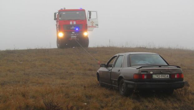 В Доброполье водитель легковушки из-за тумана едва не попал в аварию