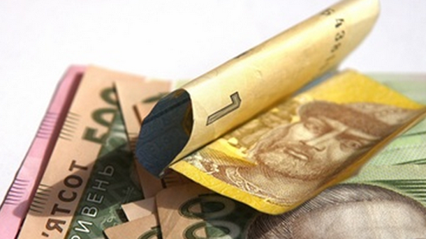 До 15 тысяч гривень: Нацбанк хочет сузить сферу использования наличных денег