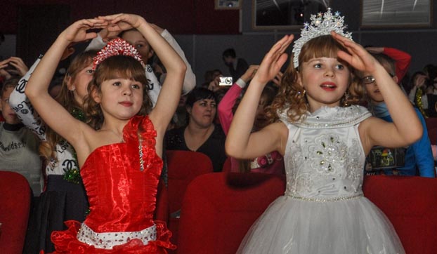 Активисты устроили грандиозный праздник для детей Бахмута