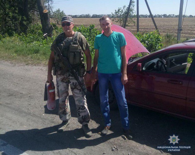 В Константиновке полицейский спас автомобиль и жизнь пассажиров