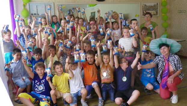 В Светлодарске для детей организовали летнее оздоровление в пришкольном лагере