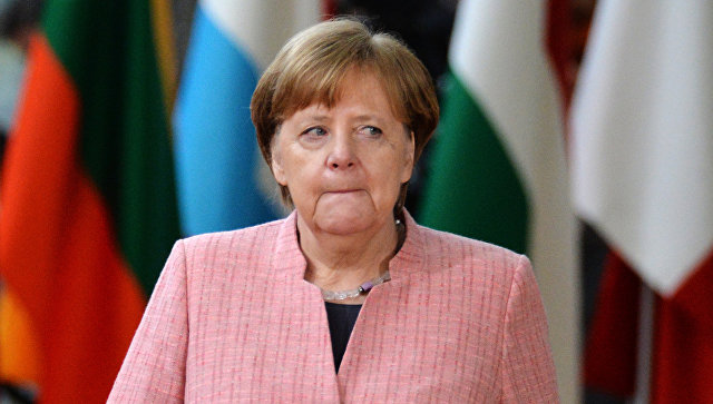 Немцы выражают больше доверия Макрону, чем Меркель 