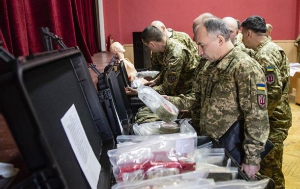США передали медоборудование для армии Украины