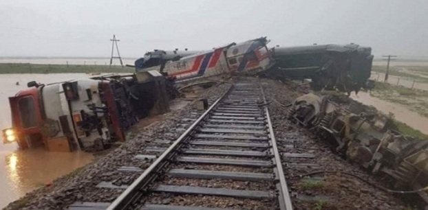 В Монголии пассажирский поезд сошел с рельсов, есть пострадавшие