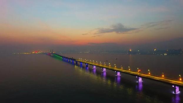 Впечатляющие фото: В Китае построили самый длинный морской мост в мире