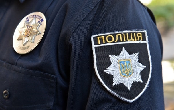 В Мирнограде полиция изъяла у 50-летнего прохожего наркотики
