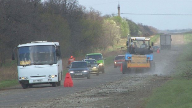Дороги Донецкой области вдребезги разбивает американская техника