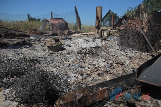 У последней жительницы села Желобок Луганской области сгорел дом