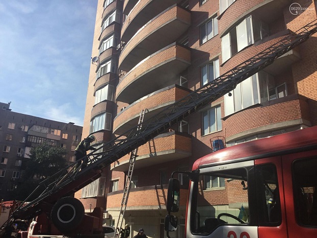 Дети устроили пожар в элитной многоэтажке Мариуполя