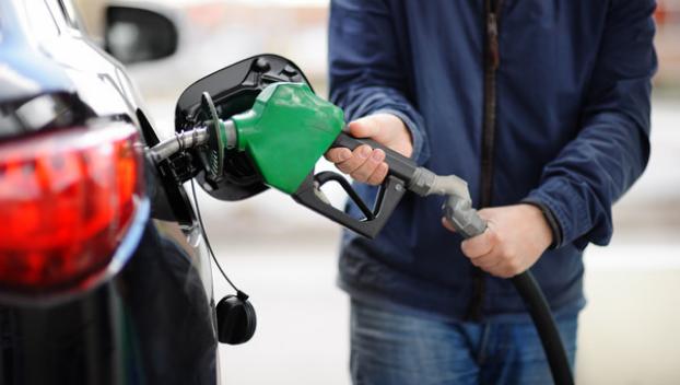 Дефицит бензина в Донецке: появился список АЗК, где можно купить топливо