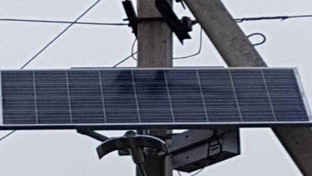 В Добропольском районе устанавливают фонари на солнечных батареях