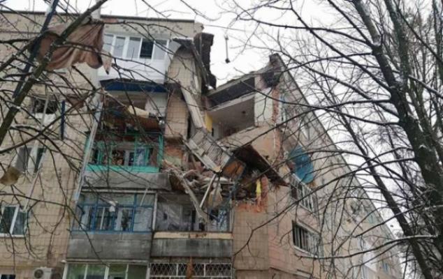 Взрыв в Киевской области: обрушились несколько этажей жилого дома