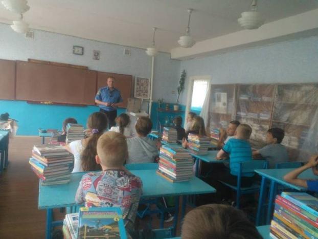 Правоохранители Дружковки рассказали детям прифронтовых поселков о правилах безопасности