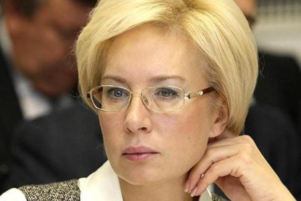 Денисова просит Красный Крест посетить украинских заключенных