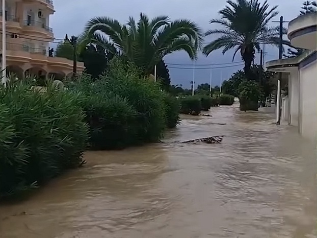 Не менее 5 человек стали жертвами сильнейшего наводнения в Тунисе