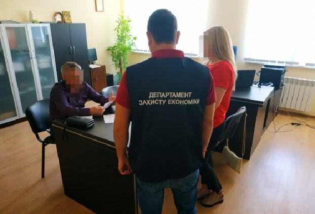 Чиновник Донецкой ОГА подозревается в превышении служебных полномочий