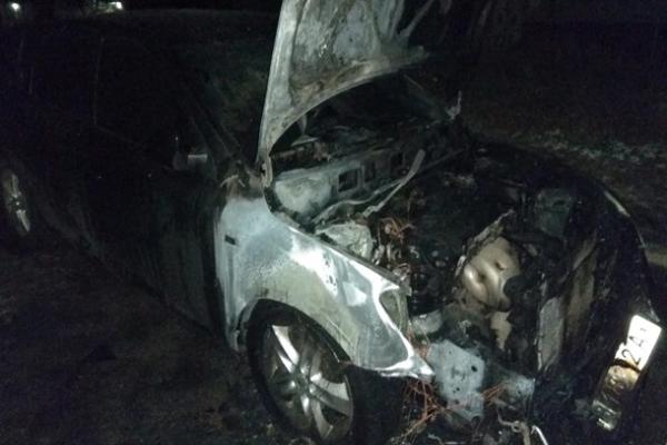 В Сумской области сгорело авто депутата горсовета