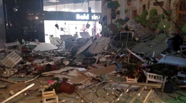В Минске в торговом центре на людей обрушился потолок, есть пострадавшие