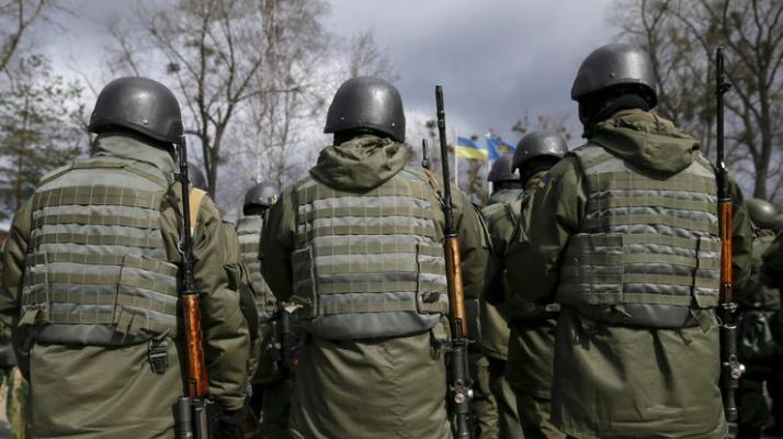 Военное положение в Украине ввели на 30 дней