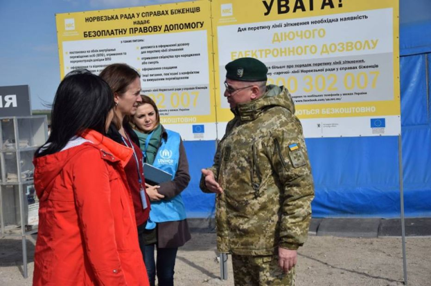 Представитель ООН посетила КПП на Донбассе