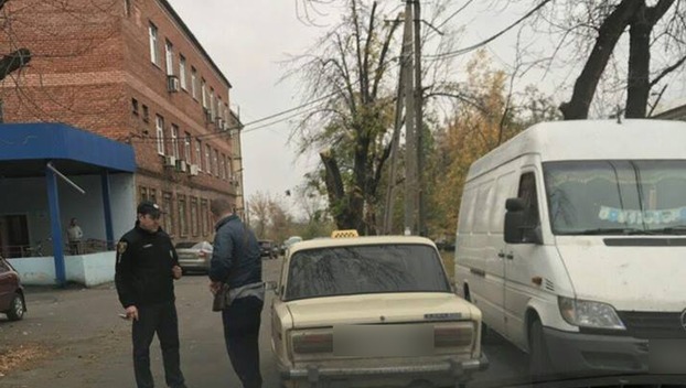 За перевозку пассажиров без лицензии таксисты Доброполья заплатят большие штрафы
