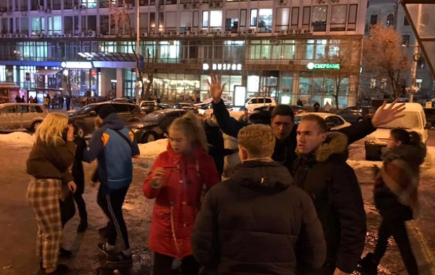 В центре Киева банда подростков избивала людей