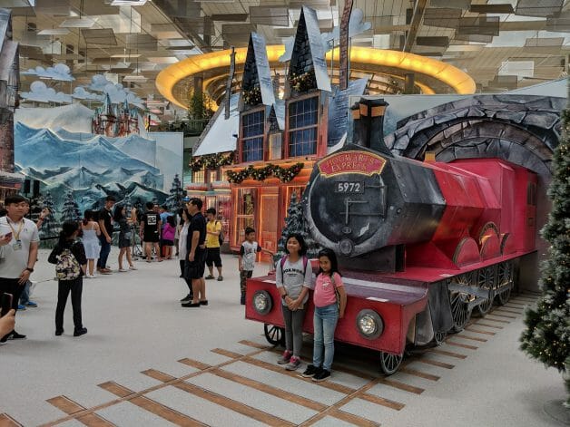  Мир Гарри Поттера ожил в сингапурском аэропорту