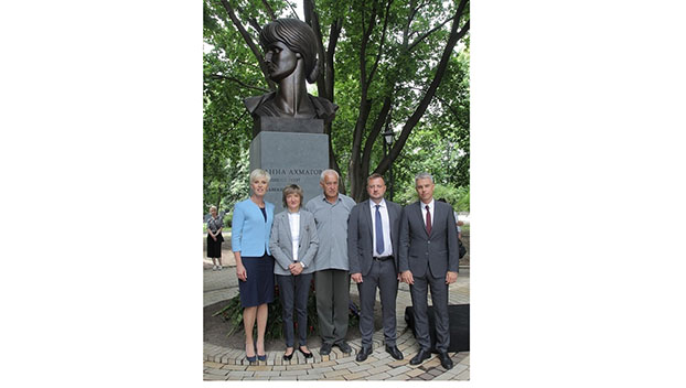 В Киеве открыт новый памятник – Анне Ахматовой