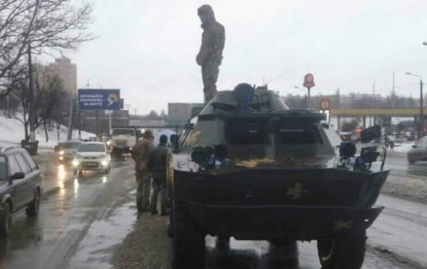 В Одессе произошло ДТП при участии военной бронемашины 