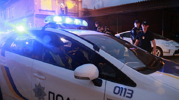В Мариуполе посетители развлекательного заведения устроили драку и разломали мебель