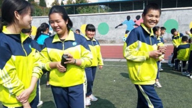 В китайских школах появилась форма, которая сигнализирует о прогулах