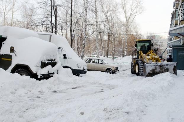 В Краматорске коммунальщики борются со снегом