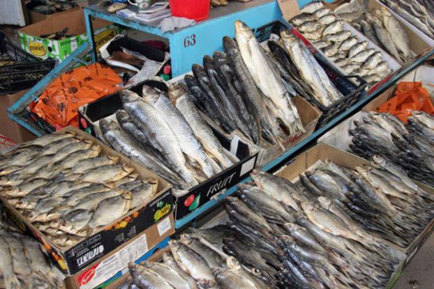 На рынках Мариуполя изъяли и уничтожили 282 кг рыбы