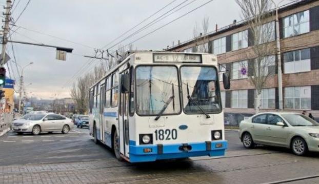 В ночь на 7 января в Мариуполе продлят работу общественного транспорта
