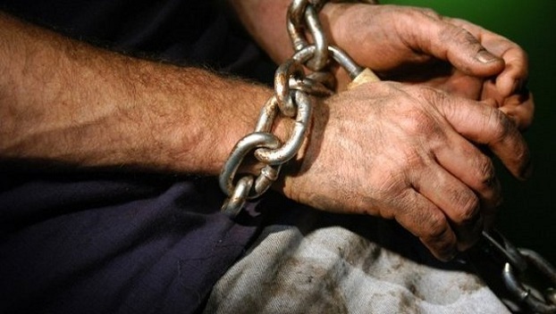 Пятеро строителей на Донбассе попали в рабство 