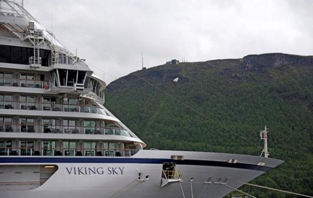 Крушение круизного лайнера в Норвегии: эвакуировано почти 300 человек