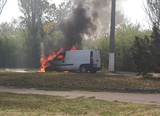 В Славянске на ходу загорелся автомобиль