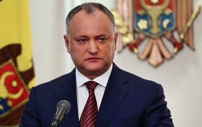 Додон временно отстранен от должности президента Молдовы 