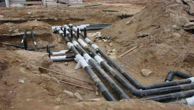 В Мирнограде ремонтируют водопроводные трубы